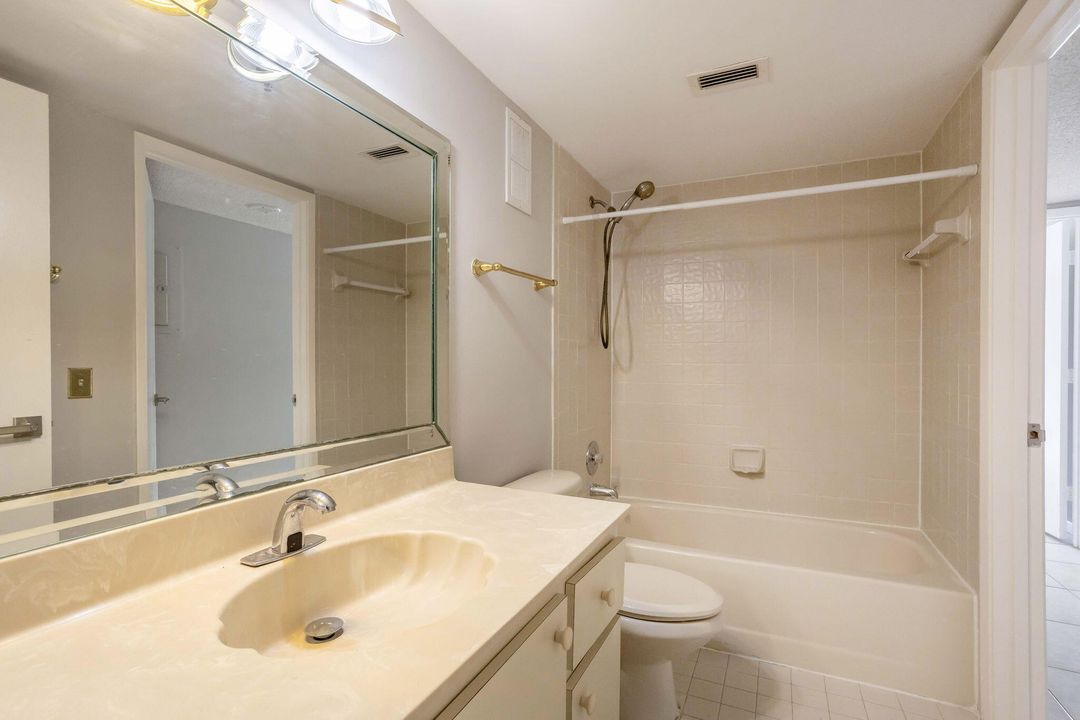 For Sale: $225,000 (2 beds, 2 baths, 1230 Square Feet)