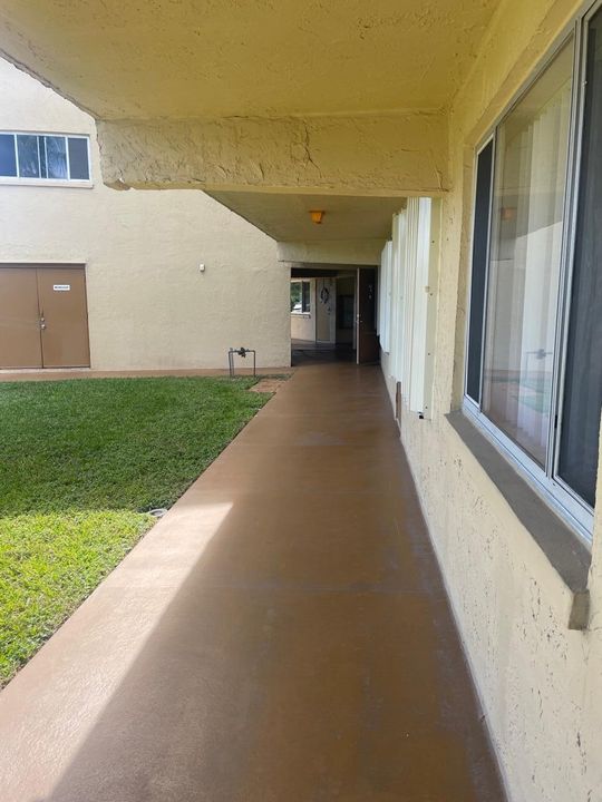 For Rent: $1,850 (2 beds, 1 baths, 825 Square Feet)