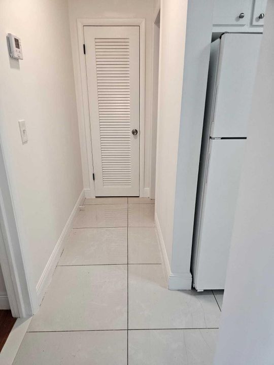 For Rent: $1,800 (1 beds, 1 baths, 674 Square Feet)