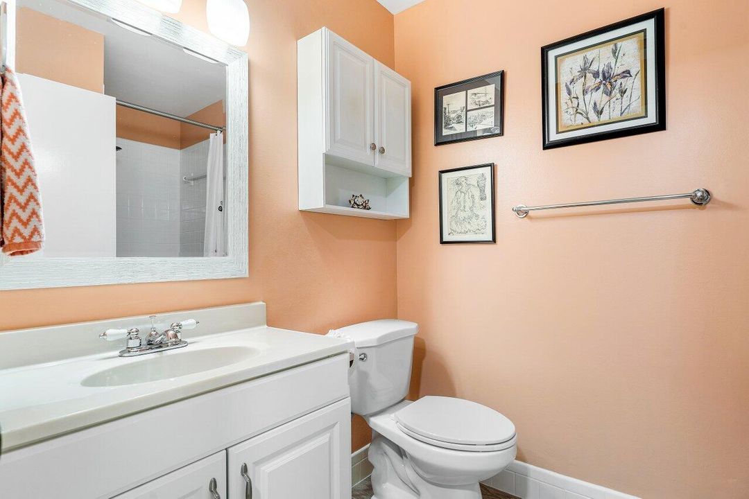 For Sale: $183,900 (1 beds, 2 baths, 1092 Square Feet)