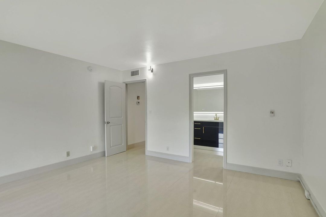 For Sale: $235,000 (2 beds, 2 baths, 1156 Square Feet)