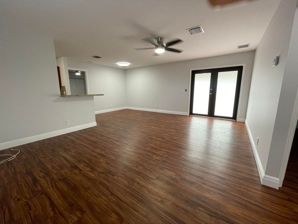 For Rent: $2,000 (2 beds, 2 baths, 953 Square Feet)