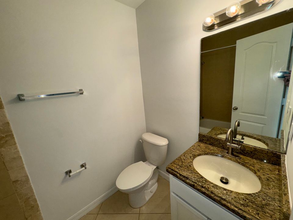 For Rent: $2,300 (2 beds, 2 baths, 1207 Square Feet)