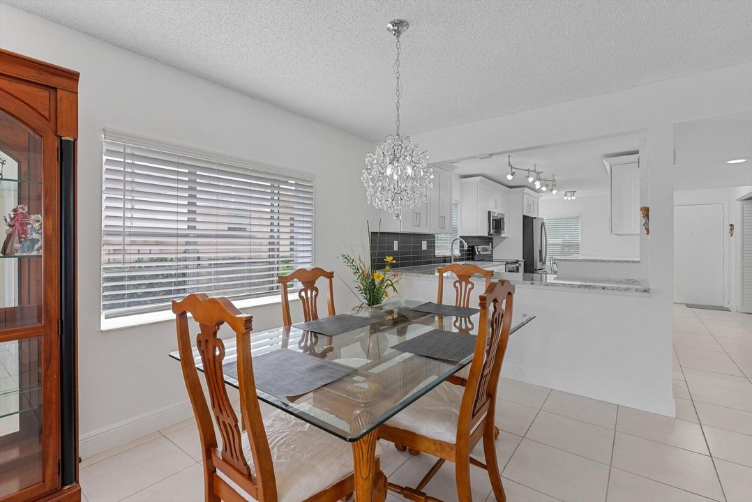 For Sale: $290,000 (2 beds, 2 baths, 1383 Square Feet)