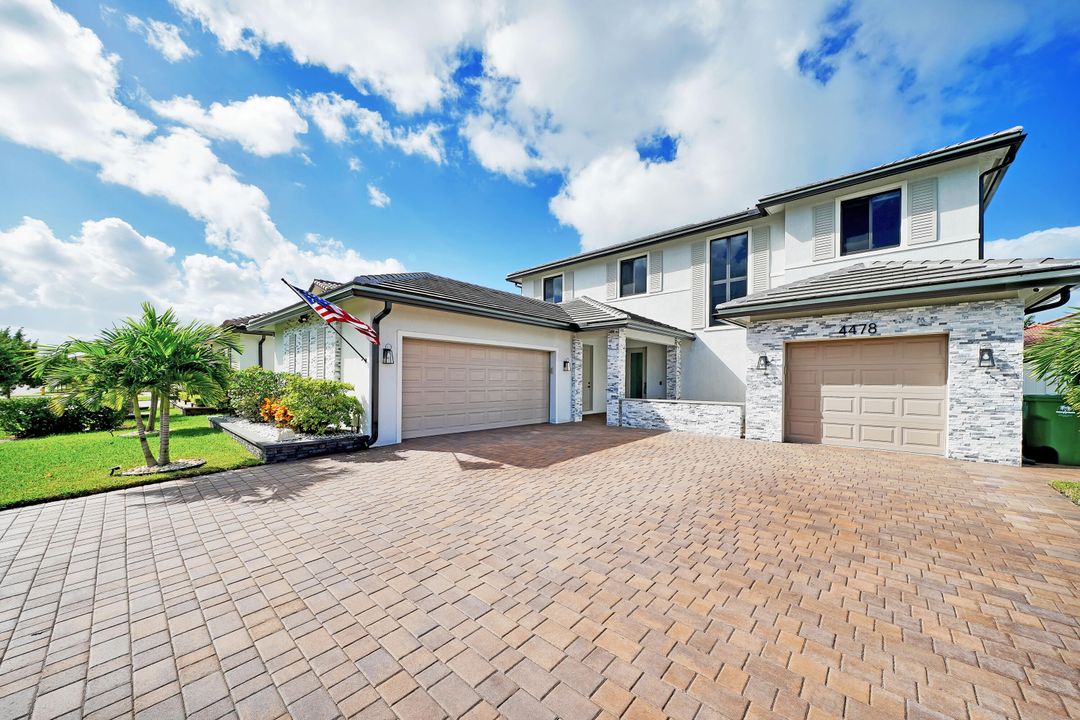 For Sale: $1,600,000 (4 beds, 3 baths, 4073 Square Feet)