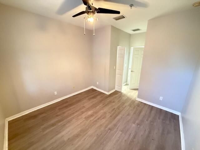 For Rent: $2,100 (3 beds, 2 baths, 1309 Square Feet)