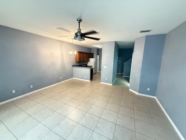 For Rent: $2,100 (3 beds, 2 baths, 1309 Square Feet)