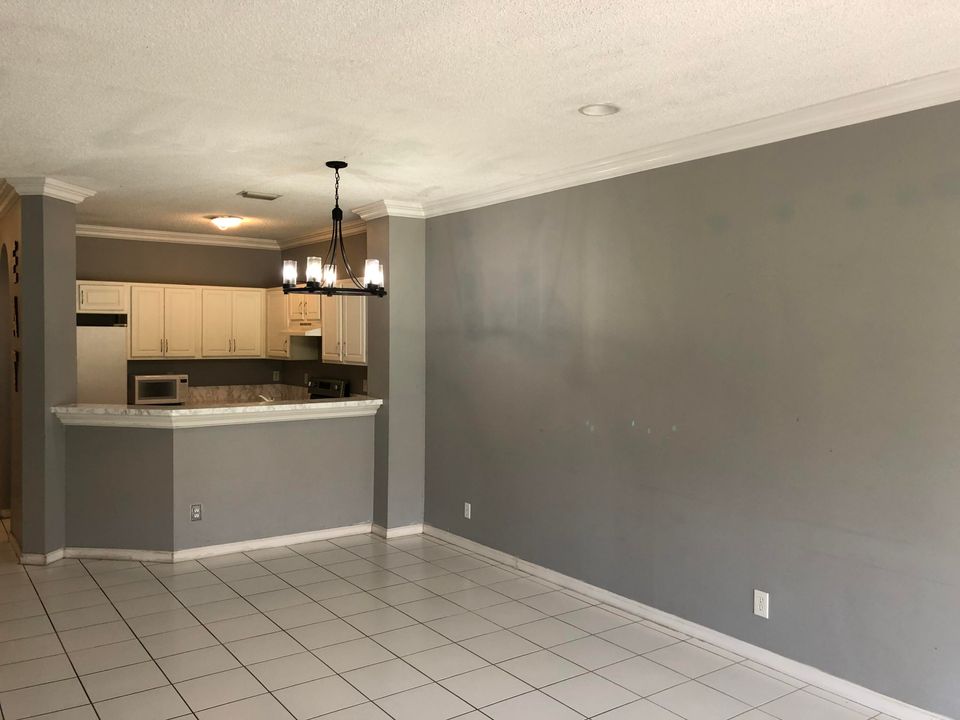 For Rent: $2,250 (2 beds, 2 baths, 1130 Square Feet)