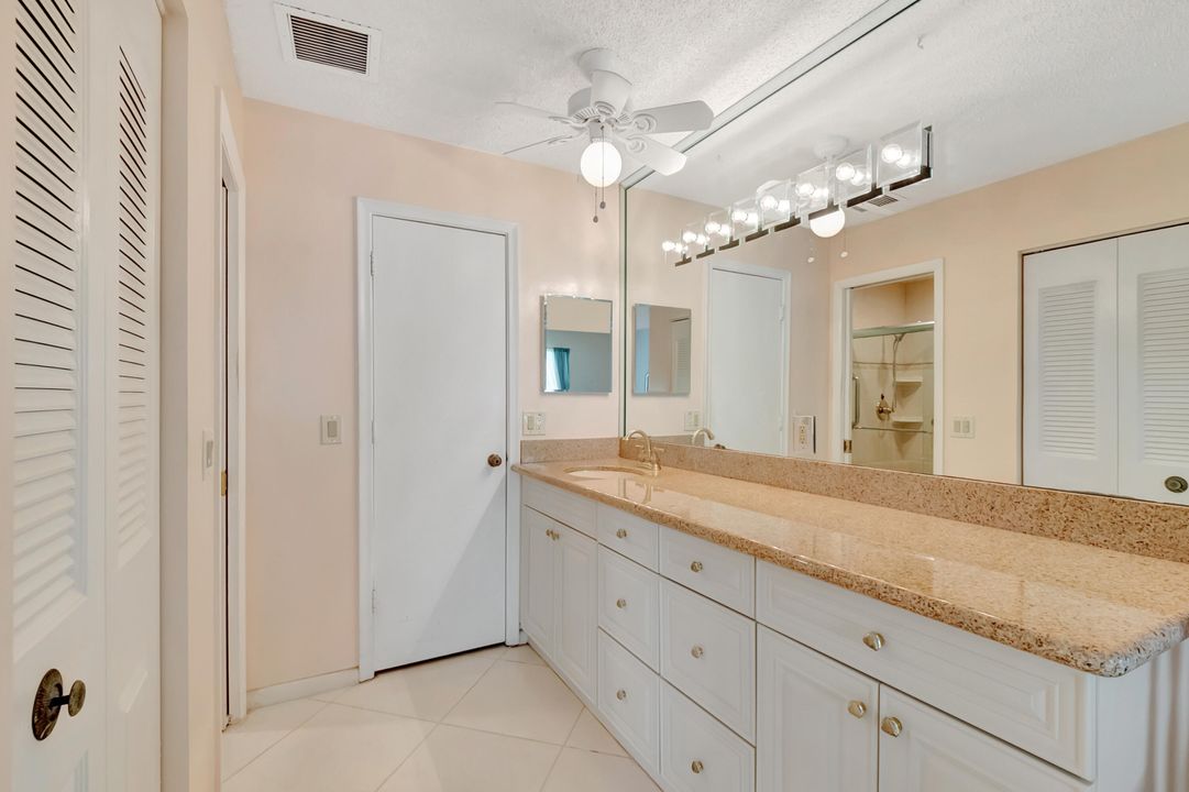 For Sale: $305,000 (2 beds, 2 baths, 1335 Square Feet)