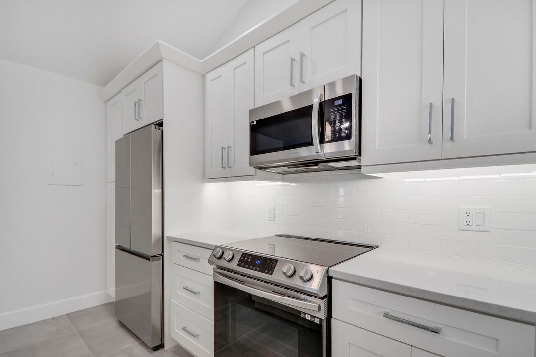 Active With Contract: $649,000 (2 beds, 2 baths, 1100 Square Feet)