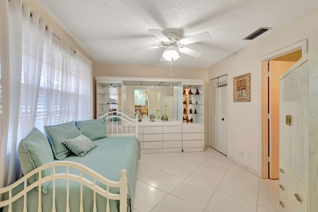 For Sale: $305,000 (2 beds, 2 baths, 1335 Square Feet)