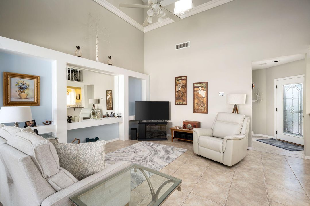 For Sale: $465,000 (2 beds, 2 baths, 1581 Square Feet)