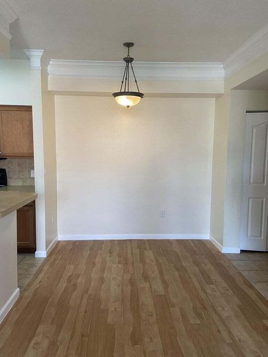 For Rent: $2,200 (2 beds, 2 baths, 1141 Square Feet)