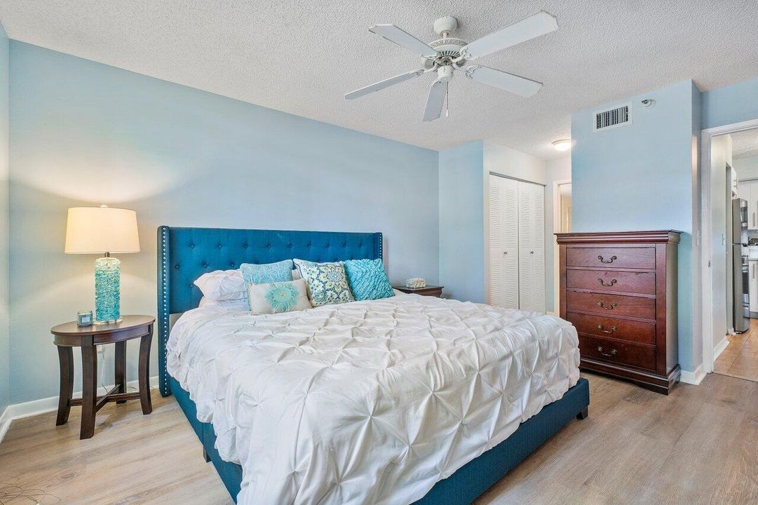 Active With Contract: $4,500 (2 beds, 2 baths, 1105 Square Feet)