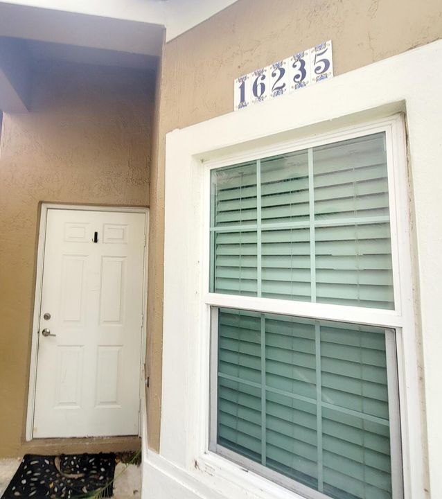 For Rent: $2,750 (2 beds, 2 baths, 1189 Square Feet)