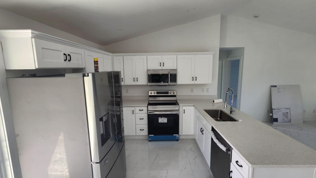 En Venta: $374,900 (3 camas, 2 baños, 1248 Pies cuadrados)