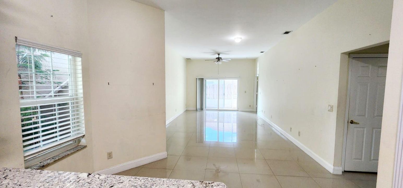 For Rent: $2,750 (2 beds, 2 baths, 1189 Square Feet)