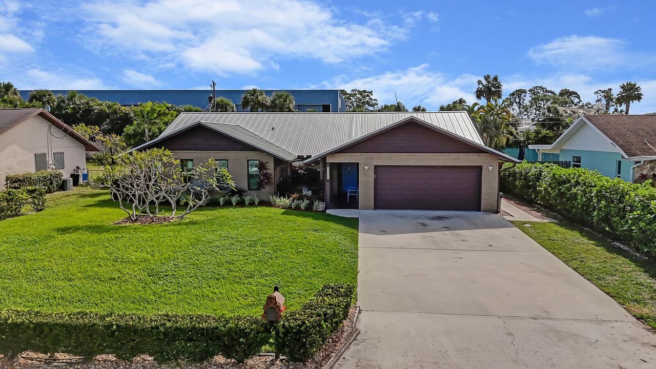 For Sale: $715,000 (3 beds, 2 baths, 1882 Square Feet)