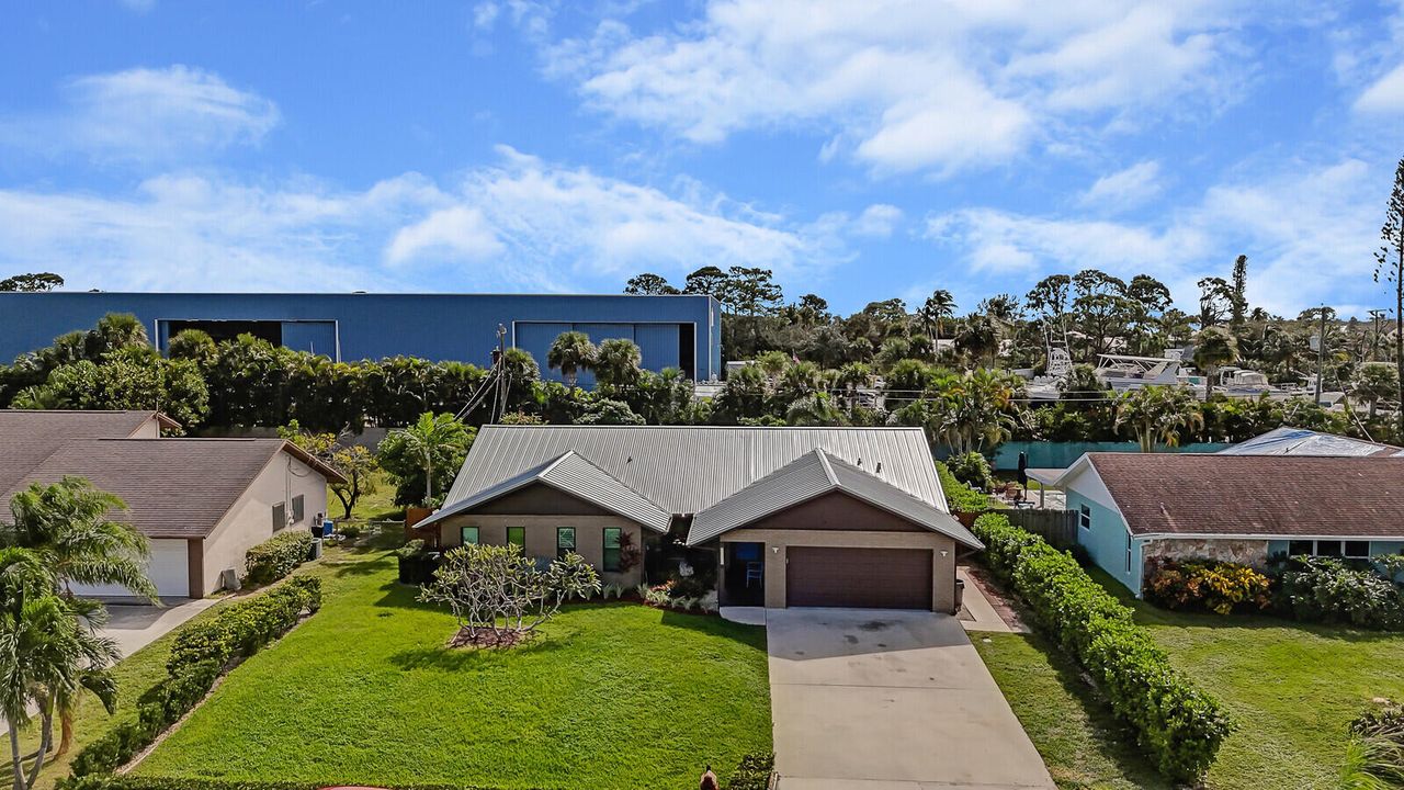 For Sale: $715,000 (3 beds, 2 baths, 1882 Square Feet)