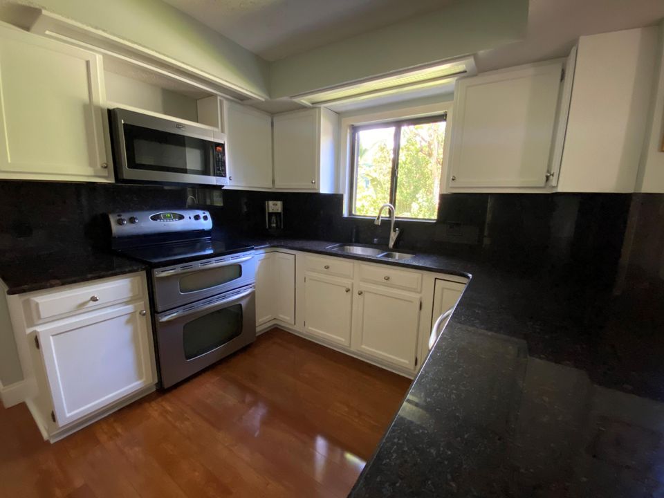 For Rent: $3,700 (3 beds, 2 baths, 1600 Square Feet)