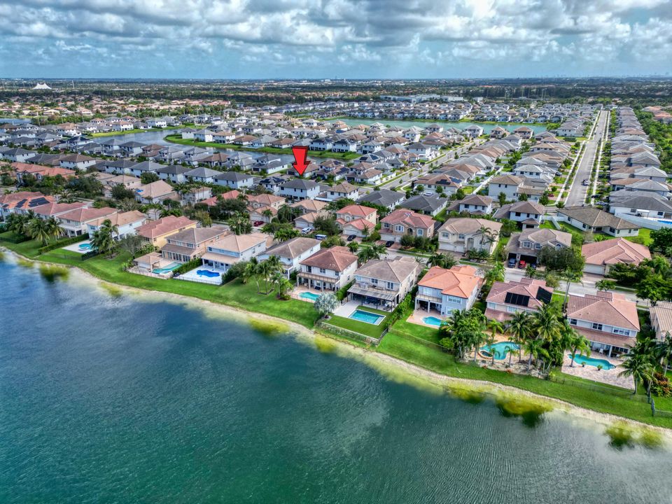 For Sale: $1,600,000 (4 beds, 3 baths, 4073 Square Feet)