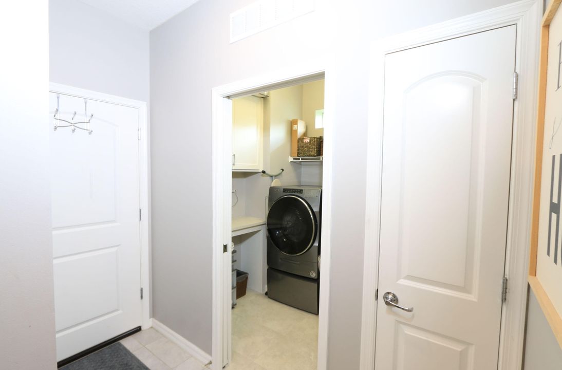 For Sale: $399,900 (2 beds, 2 baths, 1579 Square Feet)