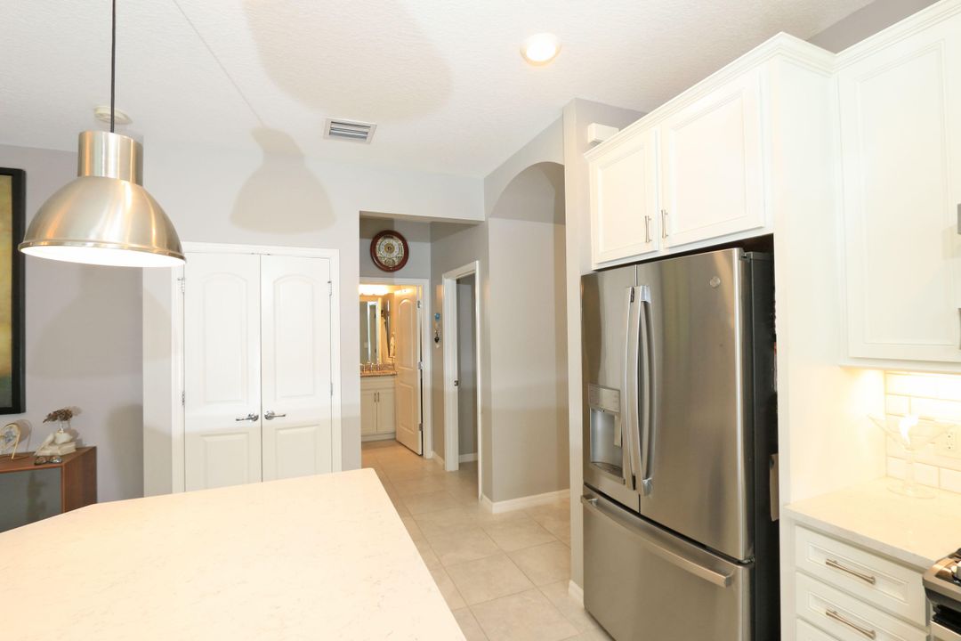 For Sale: $399,900 (2 beds, 2 baths, 1579 Square Feet)