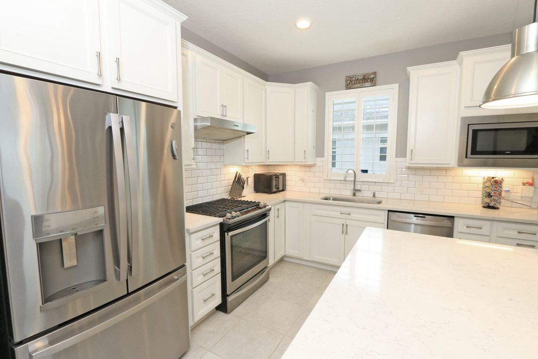 For Sale: $399,900 (2 beds, 2 baths, 1579 Square Feet)