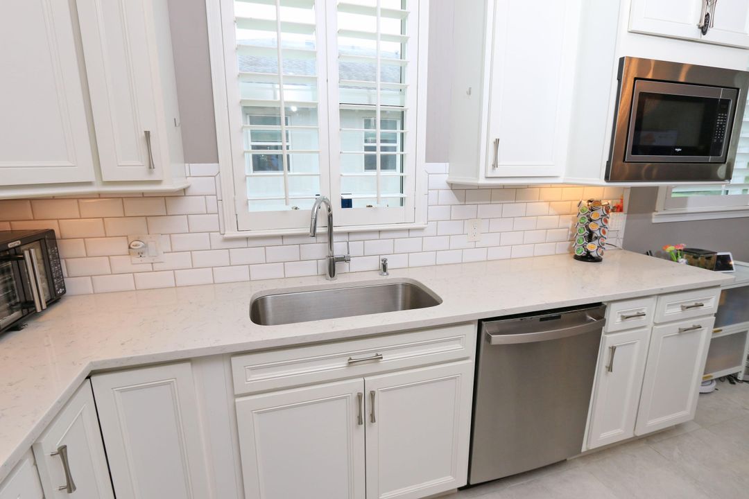 For Sale: $399,900 (2 beds, 2 baths, 1579 Square Feet)