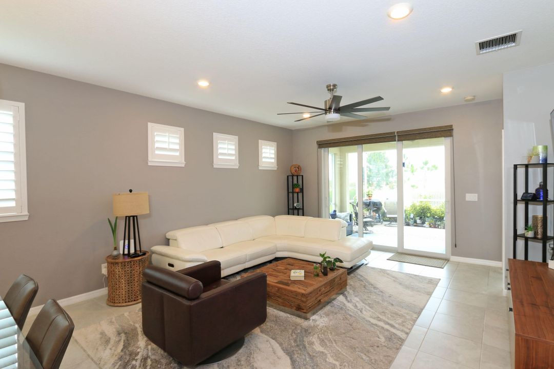 For Sale: $399,900 (2 beds, 2 baths, 1579 Square Feet)