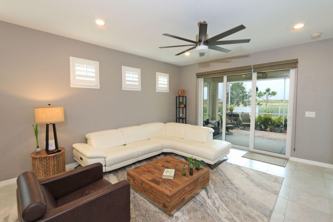 For Sale: $399,900 (2 beds, 2 baths, 1579 Square Feet)