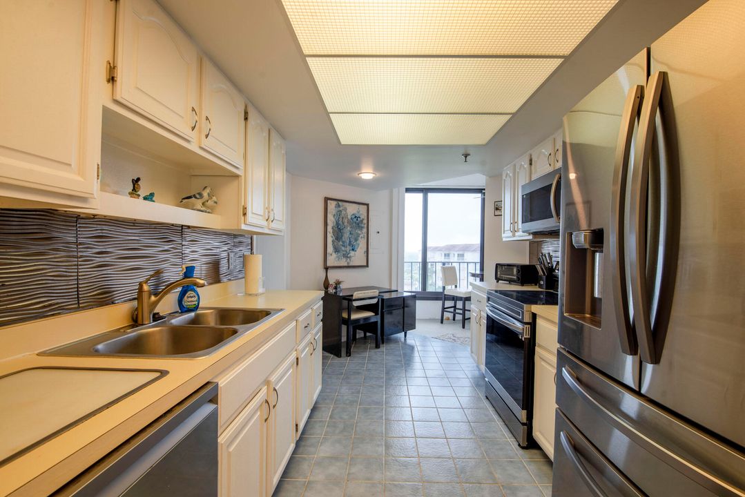 For Sale: $539,900 (2 beds, 2 baths, 1585 Square Feet)