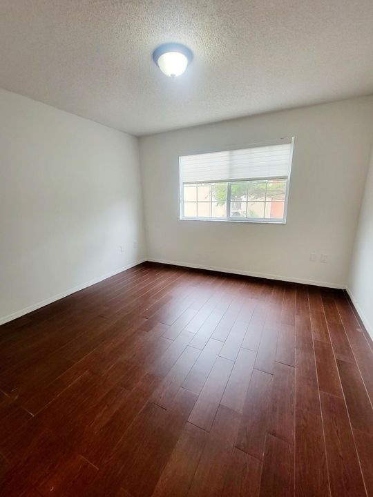 For Rent: $2,250 (2 beds, 2 baths, 1021 Square Feet)