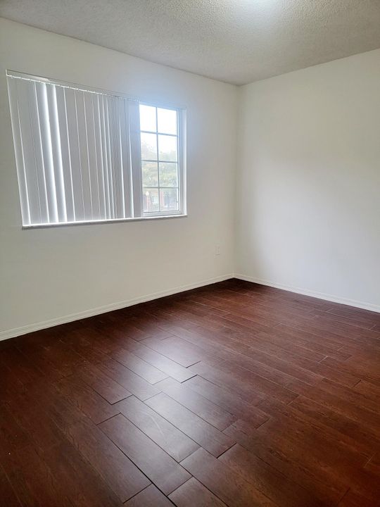 For Rent: $2,250 (2 beds, 2 baths, 1021 Square Feet)