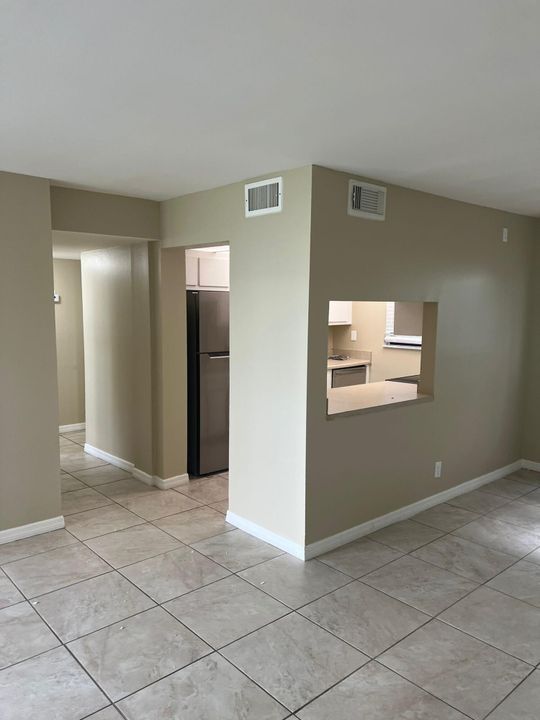 For Sale: $159,000 (1 beds, 1 baths, 775 Square Feet)