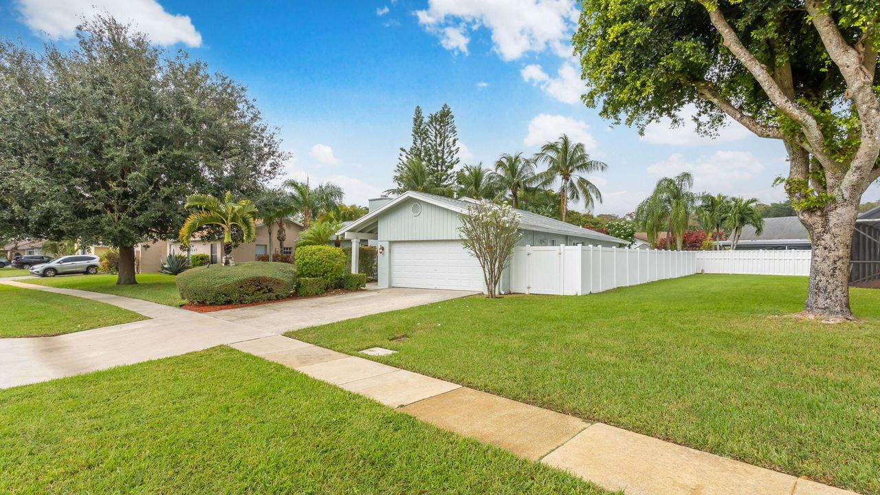 For Sale: $690,000 (3 beds, 2 baths, 1735 Square Feet)