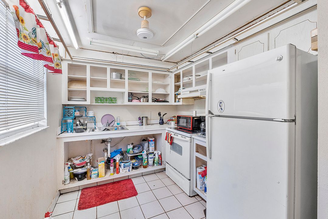 For Sale: $89,000 (2 beds, 2 baths, 880 Square Feet)