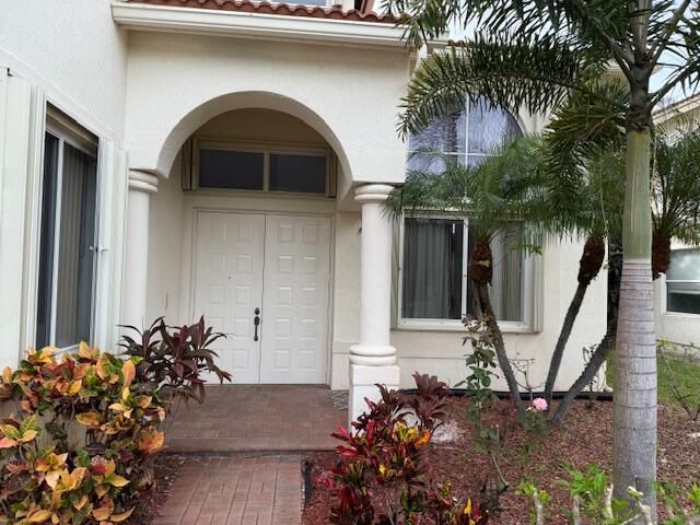 For Rent: $4,900 (5 beds, 3 baths, 3375 Square Feet)