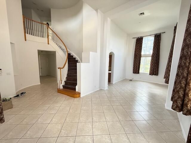 For Rent: $4,900 (5 beds, 3 baths, 3375 Square Feet)