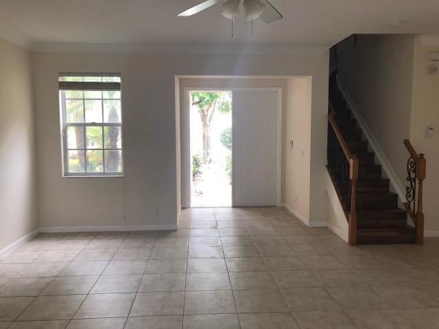 For Rent: $3,950 (4 beds, 2 baths, 2536 Square Feet)