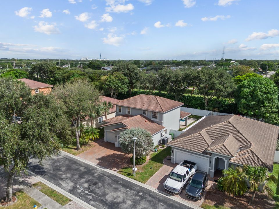 For Sale: $750,000 (4 beds, 2 baths, 2180 Square Feet)