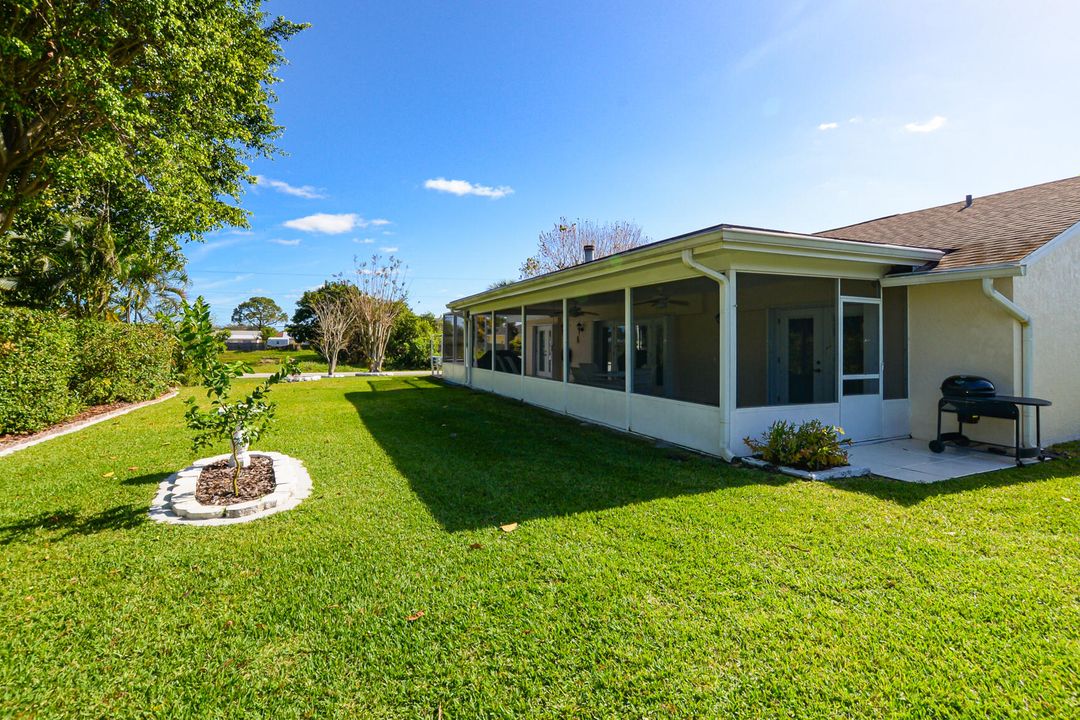 For Sale: $369,000 (3 beds, 2 baths, 1491 Square Feet)