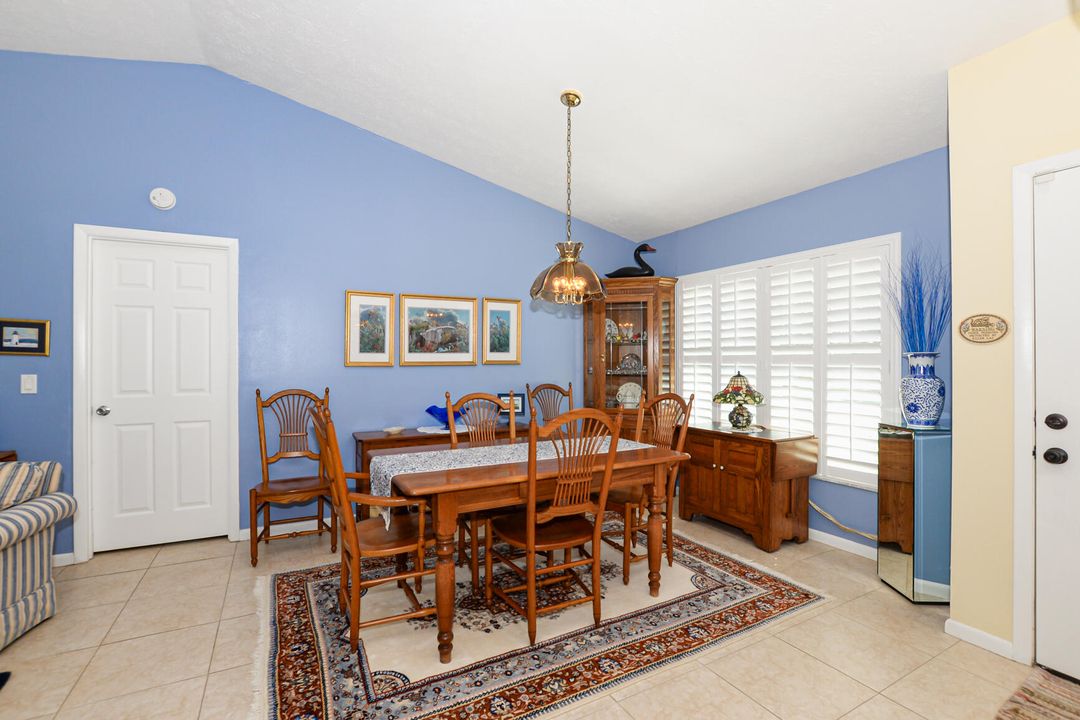 For Sale: $369,000 (3 beds, 2 baths, 1491 Square Feet)