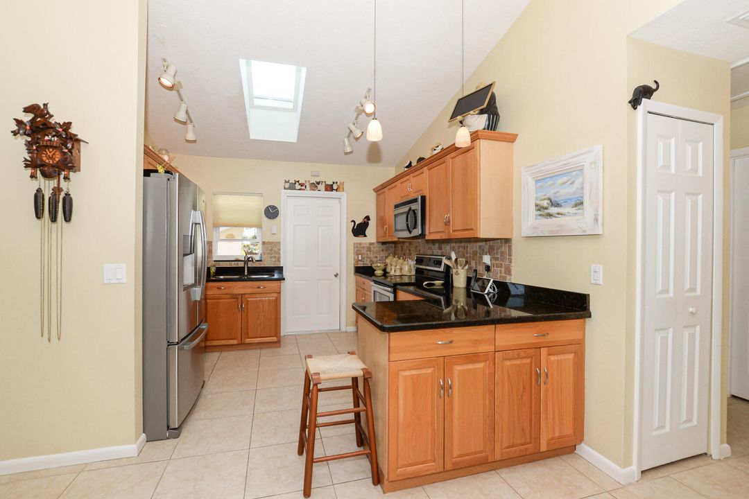 For Sale: $369,000 (3 beds, 2 baths, 1491 Square Feet)