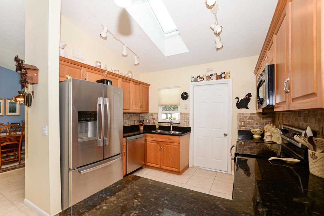 For Sale: $369,000 (3 beds, 2 baths, 1491 Square Feet)