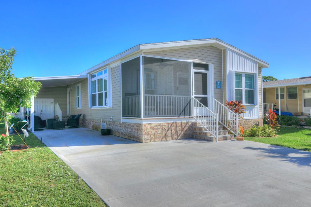 For Sale: $289,900 (3 beds, 2 baths, 1288 Square Feet)