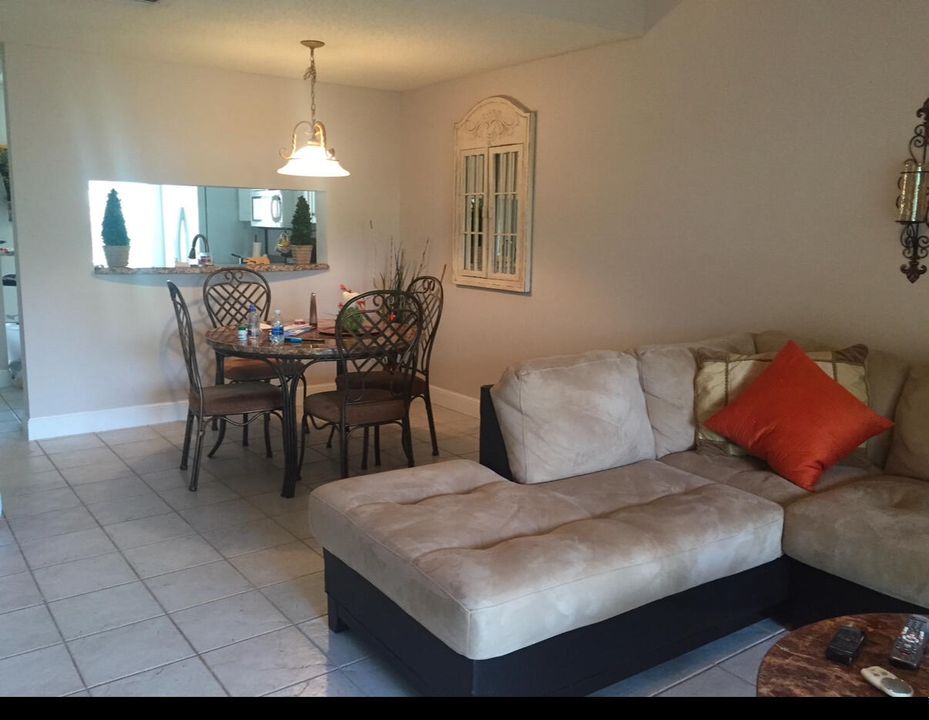 For Rent: $2,450 (2 beds, 2 baths, 1184 Square Feet)