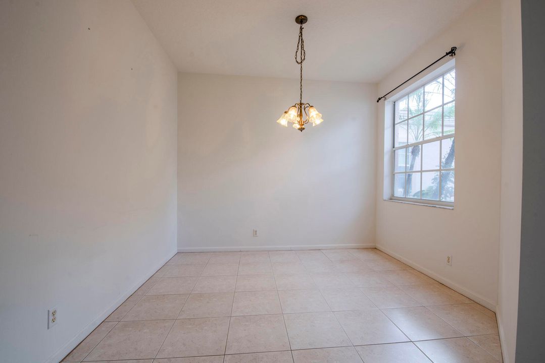 For Sale: $245,000 (3 beds, 2 baths, 1619 Square Feet)