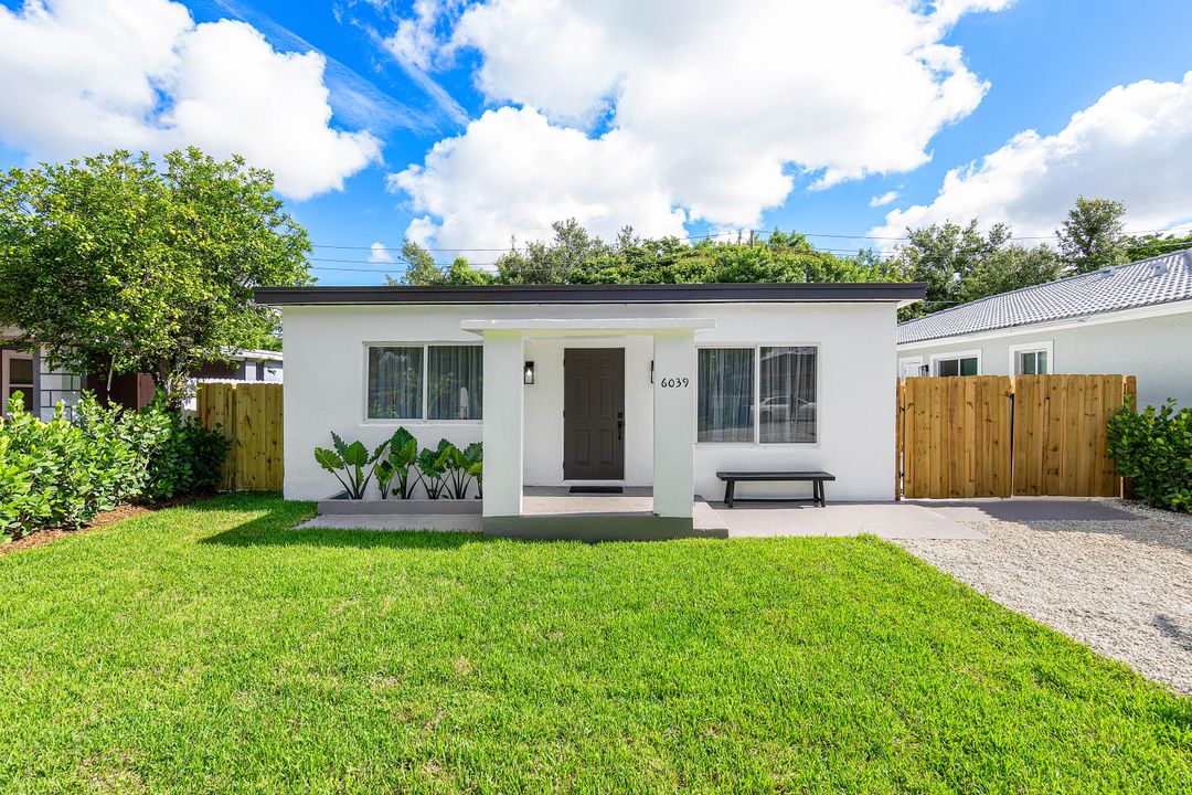 For Sale: $499,900 (3 beds, 2 baths, 1080 Square Feet)