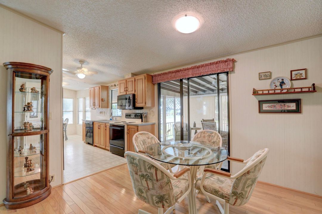 For Sale: $197,000 (2 beds, 2 baths, 1150 Square Feet)